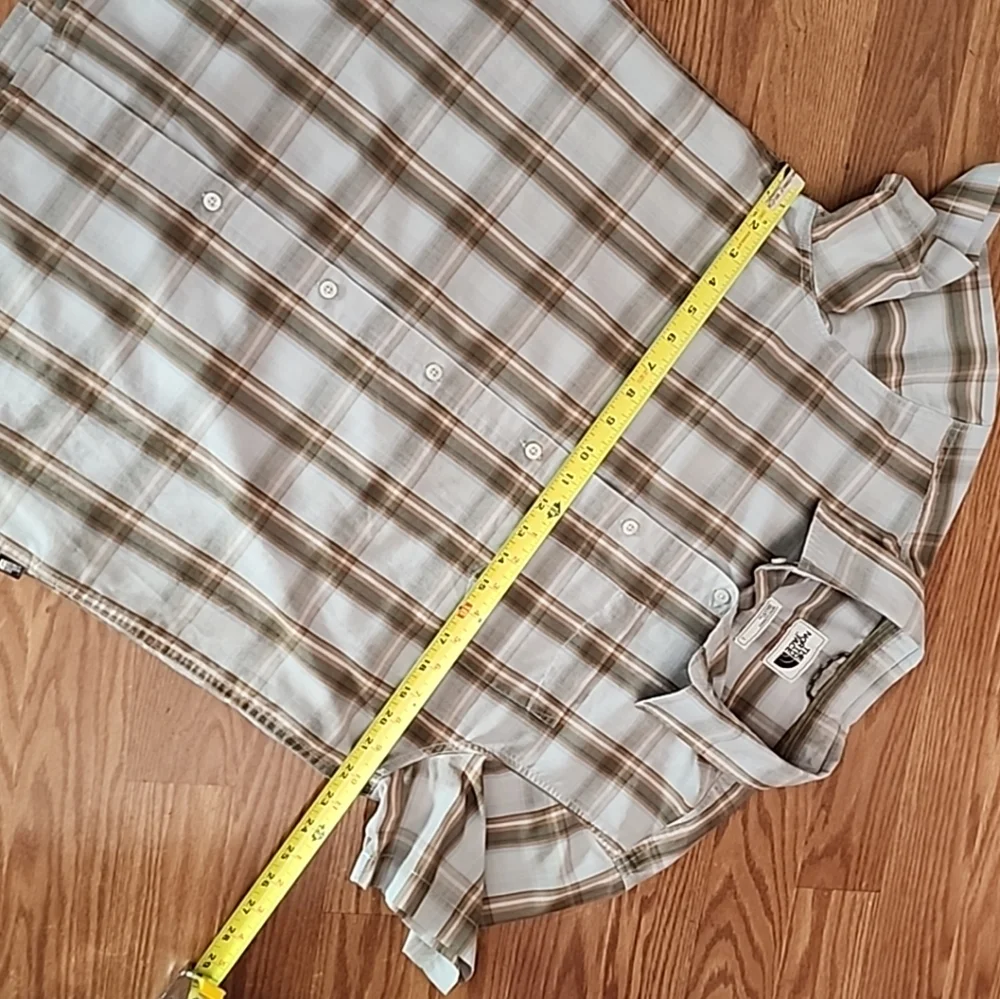 The north face‎ short sleeve button-down shirt lg
